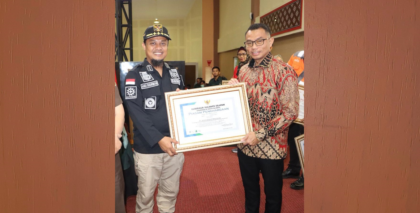 Mulia Bosco Makassar menerima penghargaan dari Gubernur Sulawesi Selatan